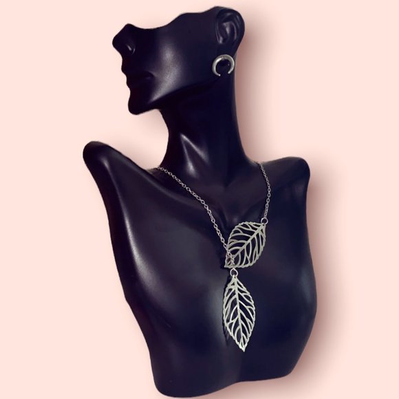 NEW Silver-Plated Leaf Necklace - Picture 1 of 5